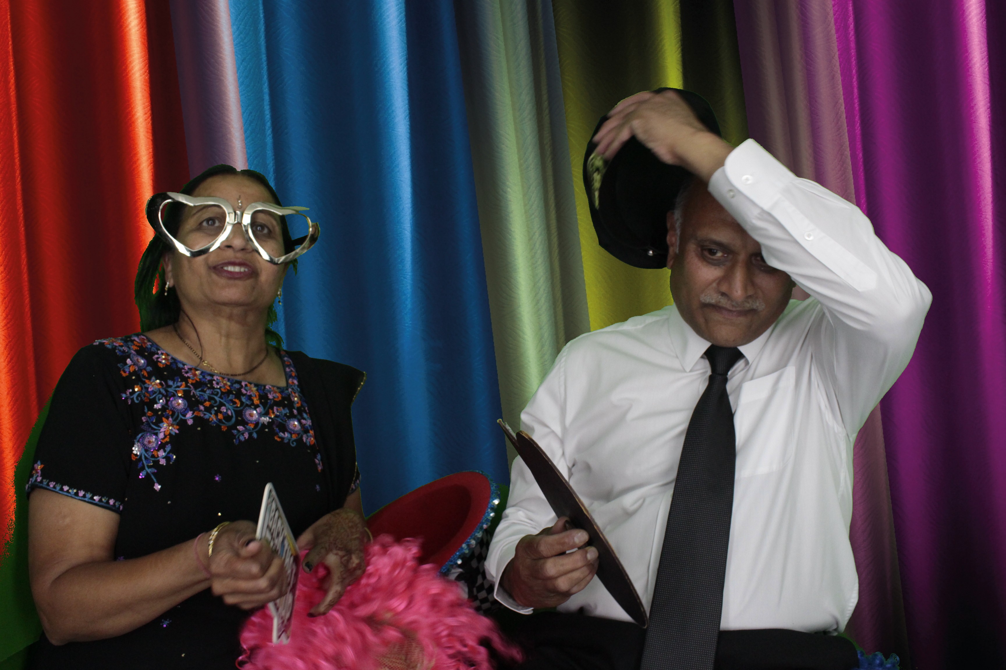 Bhavin & Yasmin’s Wedding | View more photos from the event at gallery.myphotoboothexperience.co.uk/u/MyPhotoBoothExperienceLtd/Bhavin-Yasmin’s-Wedding